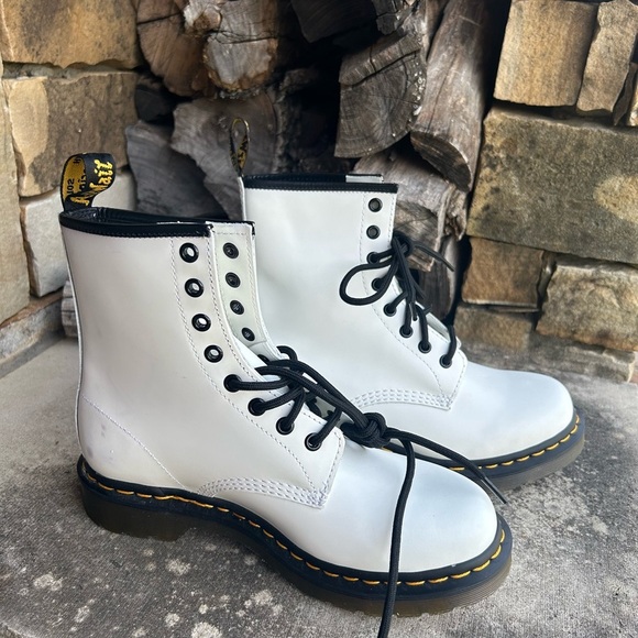 Dr. Martens White Leather Lace-Up 1460W Boots. Combat 8eye boots. NWOB Sz-8L. O - Picture 10 of 16
